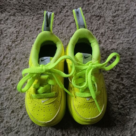 Nike Air Force 1 Neon Toddler Sneaker Utility TD Volt AV4273-700 Sz 5C PRE-OWNED - Picture 3 of 7